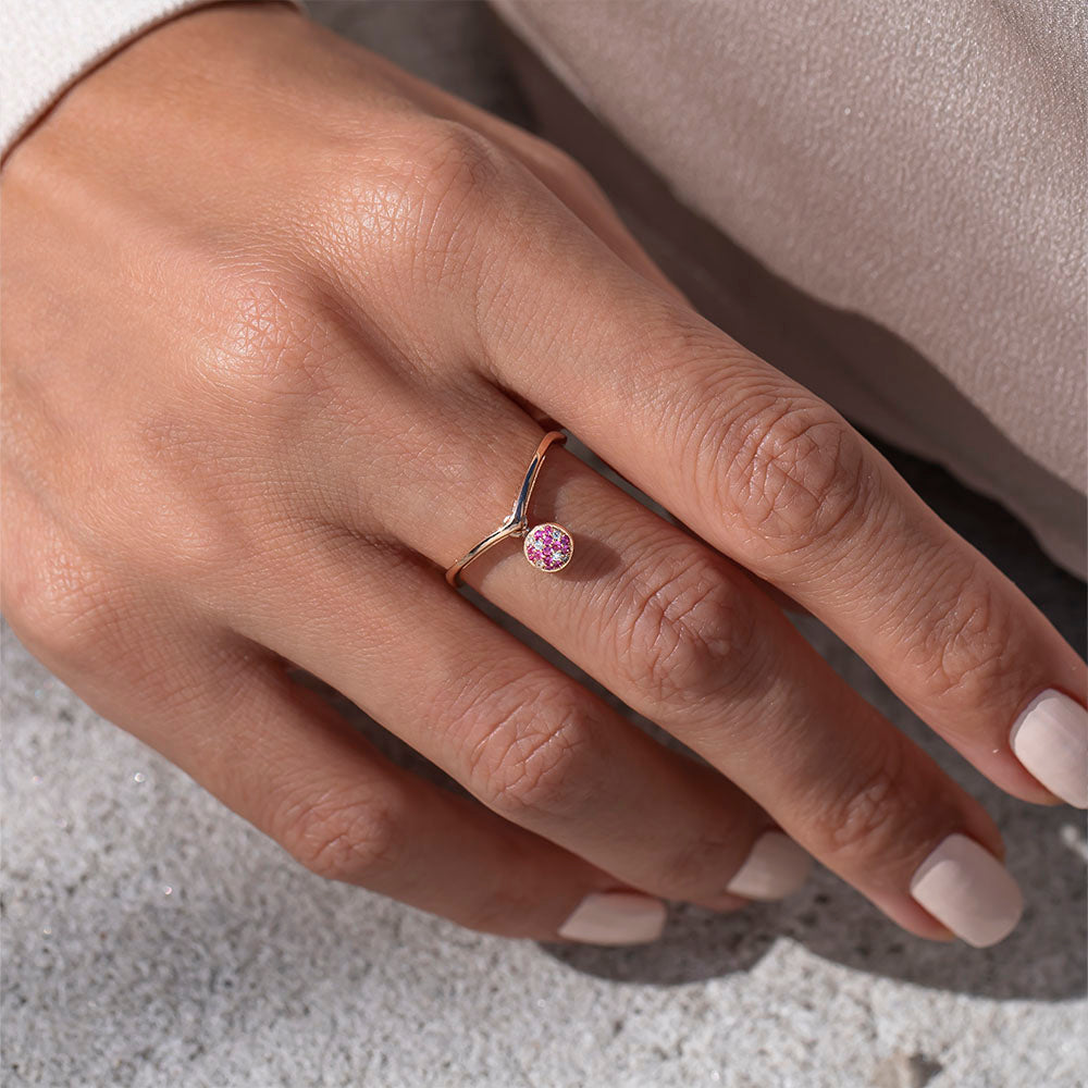 Ruby Ring with Shaking Diamond