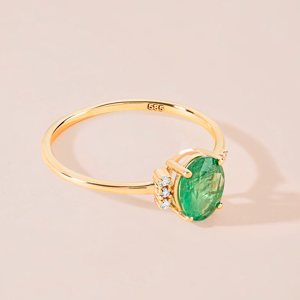 Diamond emerald ring