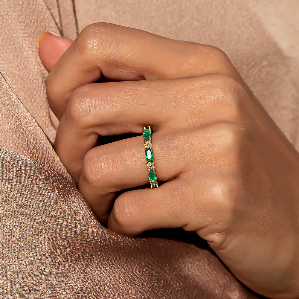 Sequential emerald ring