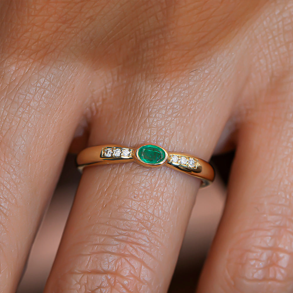 Diamond emerald ring