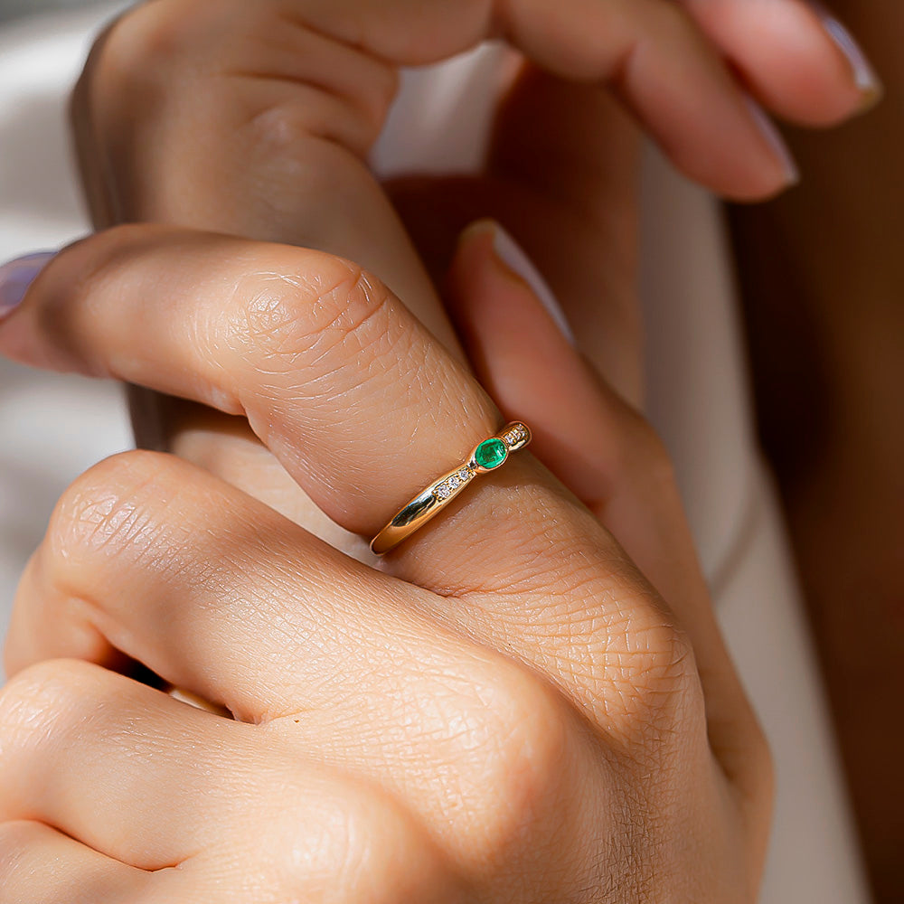 Diamond emerald ring